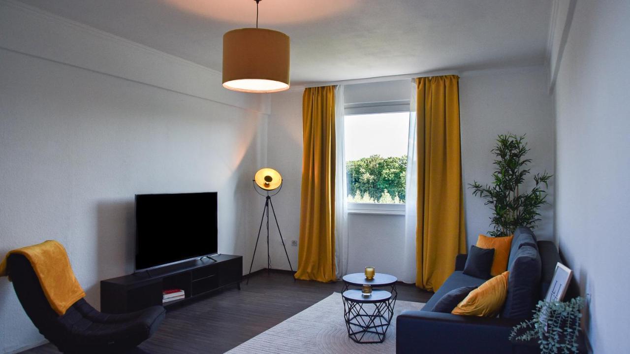 Apartment Deluxe! Hbf-naehe Mit Kingsize-bett, 65 M2 *