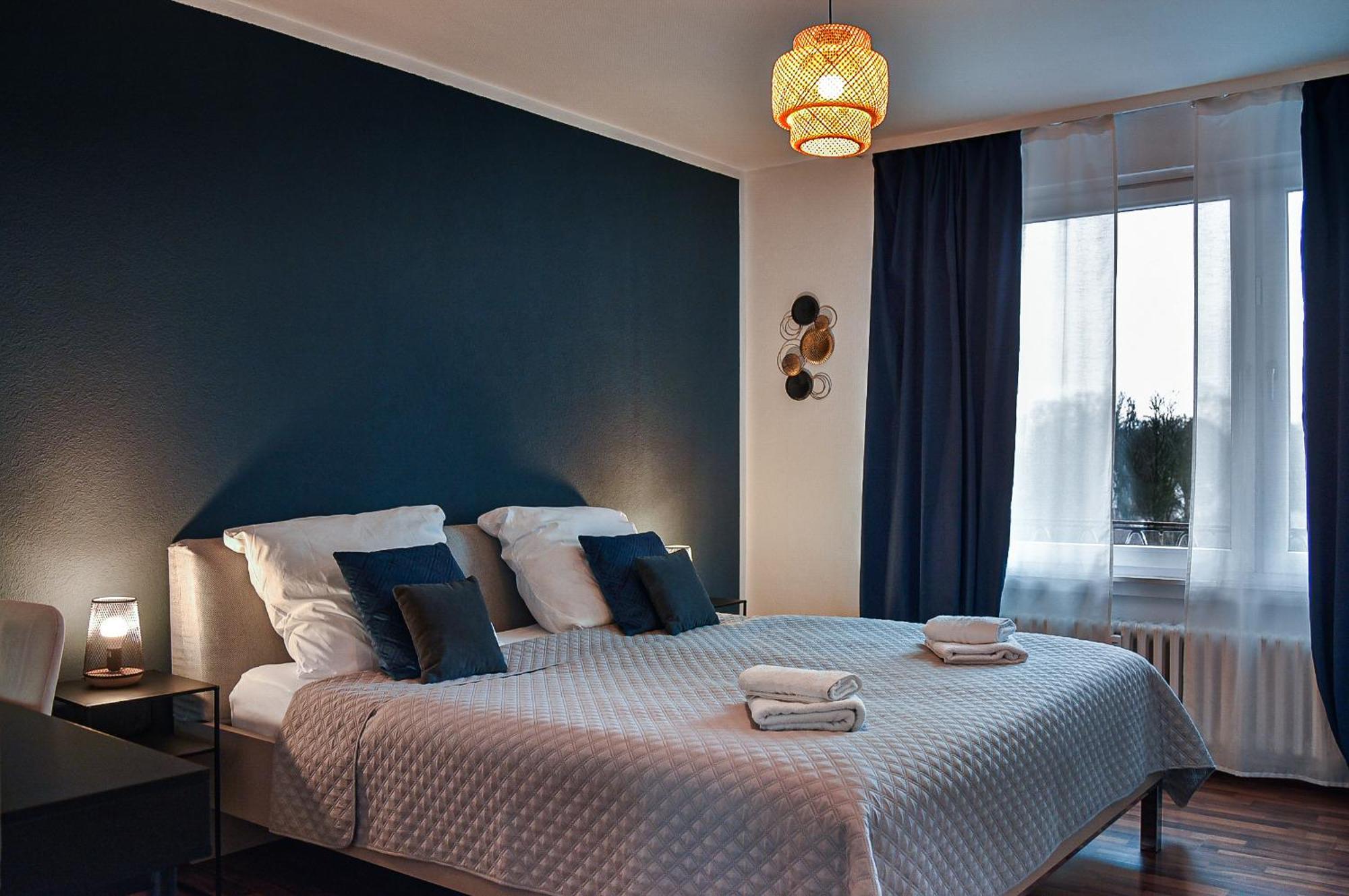 Apartment Deluxe! Hbf-naehe Mit Kingsize-bett, 65 M2 Duisburg
