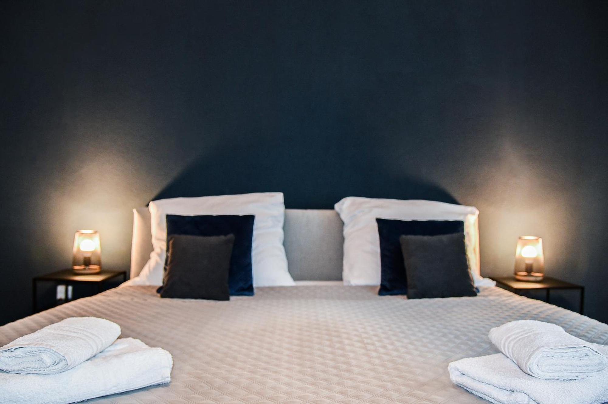 Apartment Deluxe! Hbf-naehe Mit Kingsize-bett, 65 M2 Duisburg