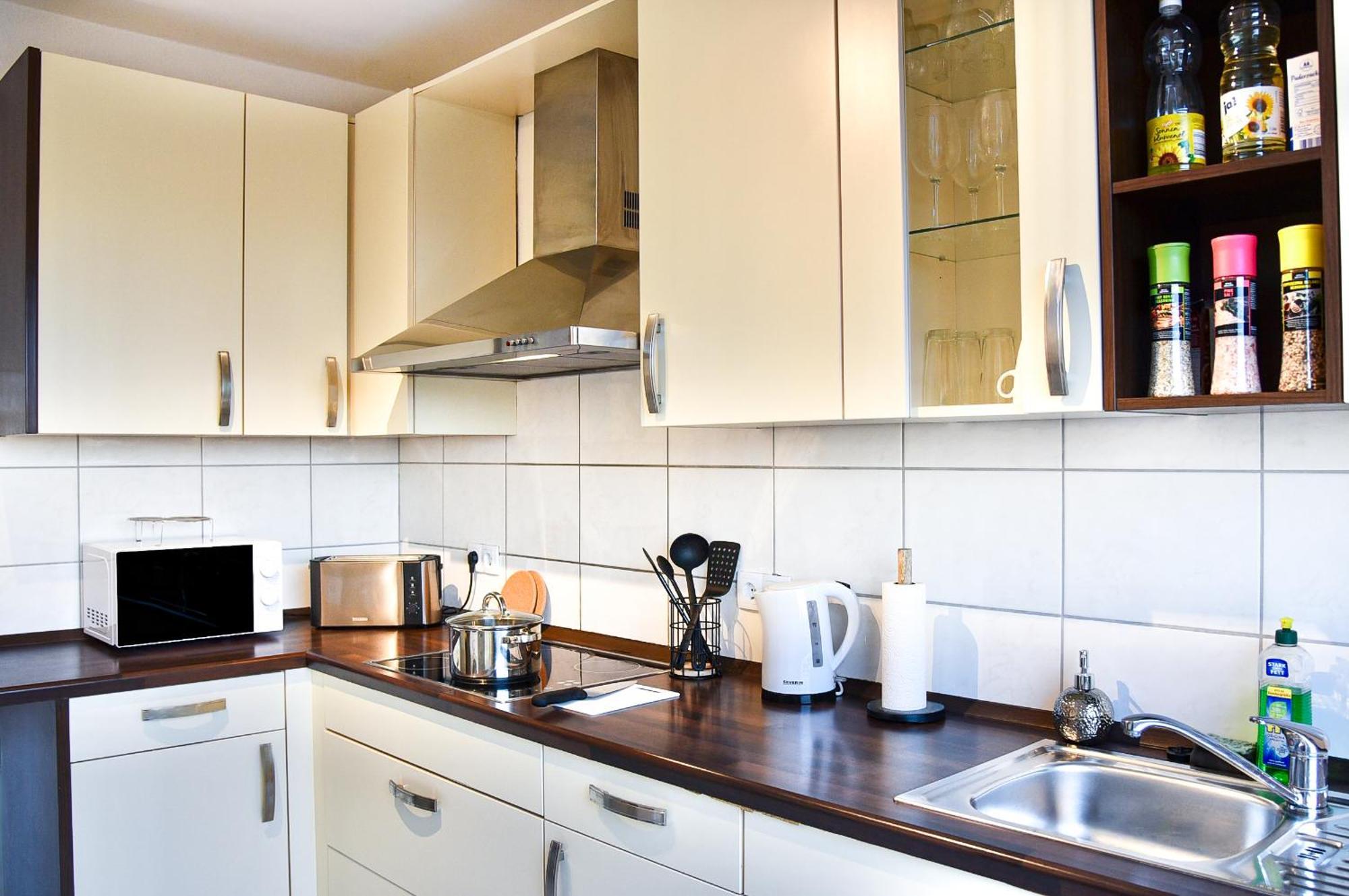 Deluxe! Hbf-naehe Mit Kingsize-bett, 65 M2 Apartment